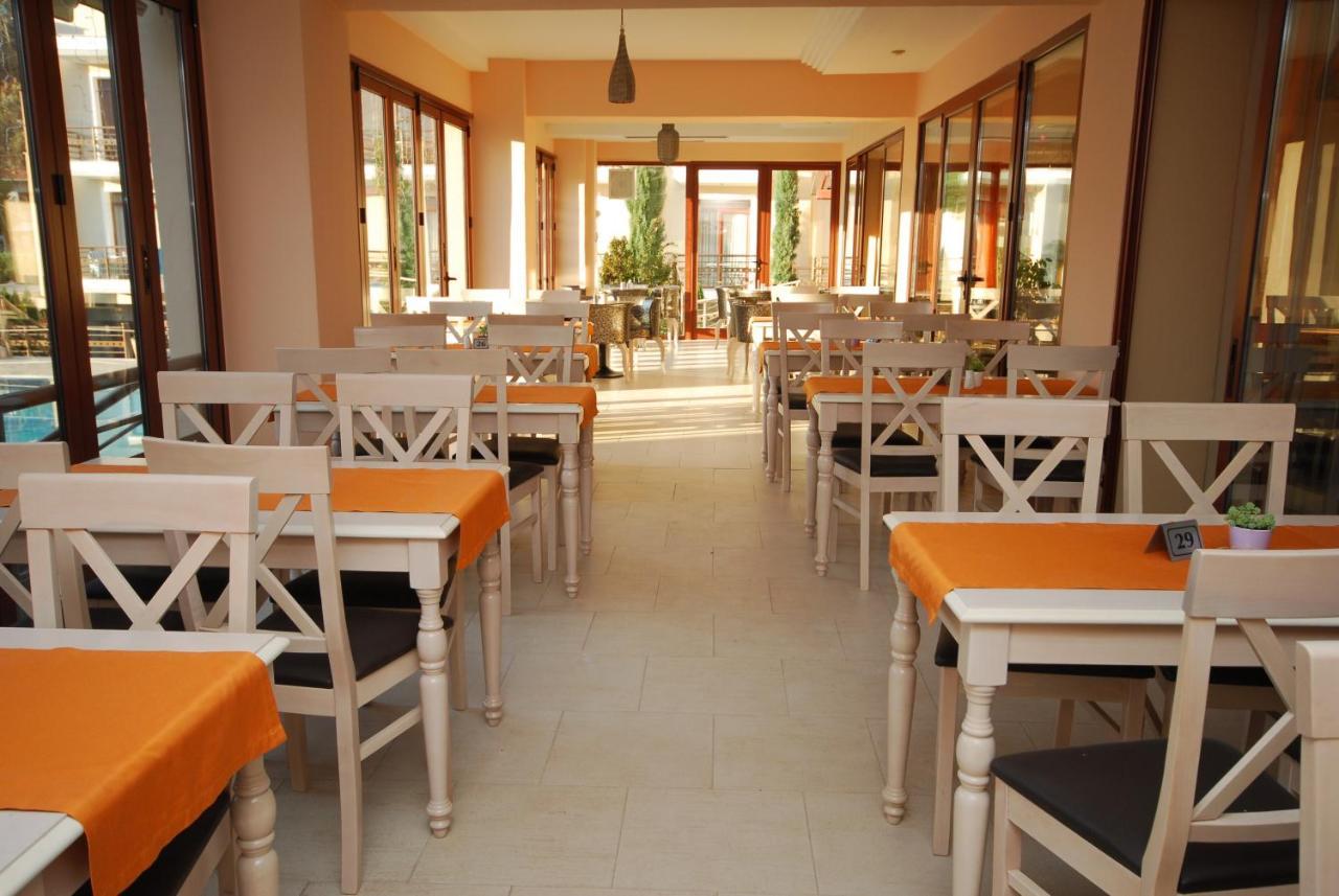 4 Epoxes Hotel 3*