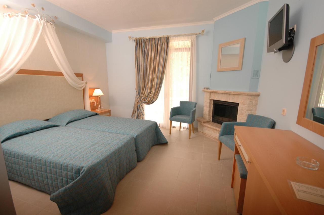 4 Epoxes Hotel
