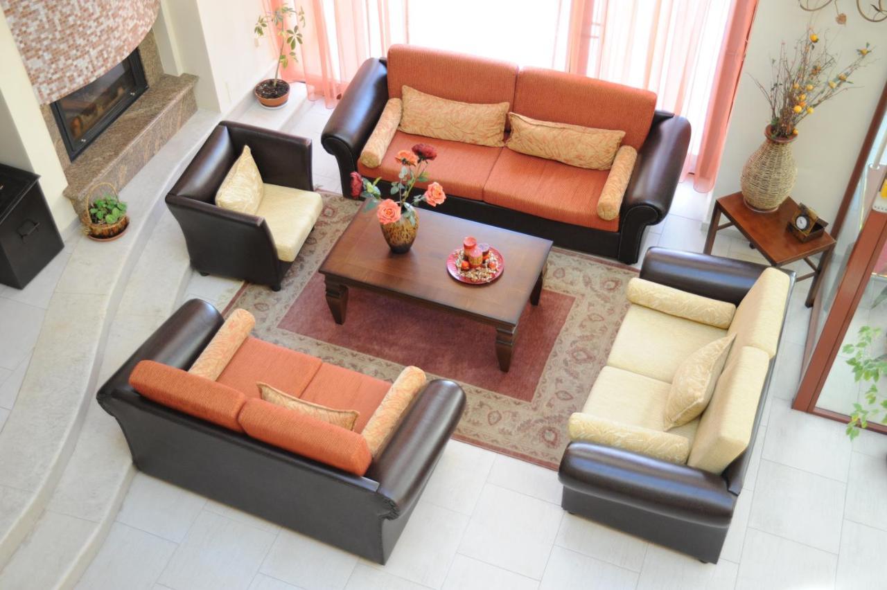 4 Epoxes Hotel 3*